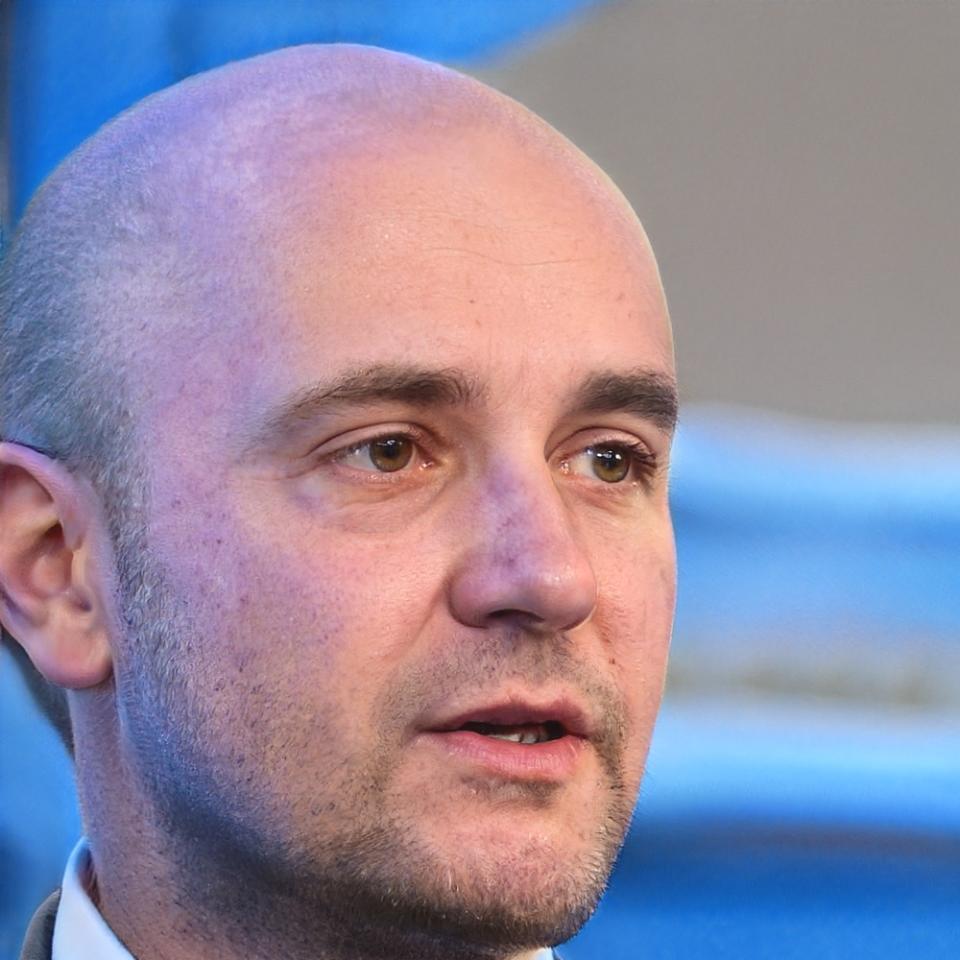 Портрет випускника Дмитра