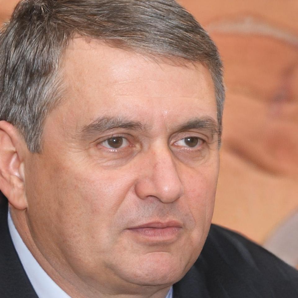 Олександр Коваленко - головний інструктор з чоловічих стрижок
